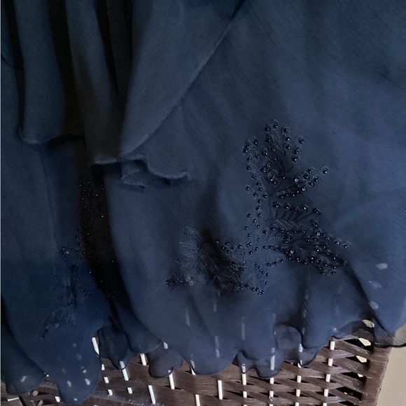 Elegant Black Ruffled  100% Silk Skirt ( Size: Medium) - Picture 7 of 11